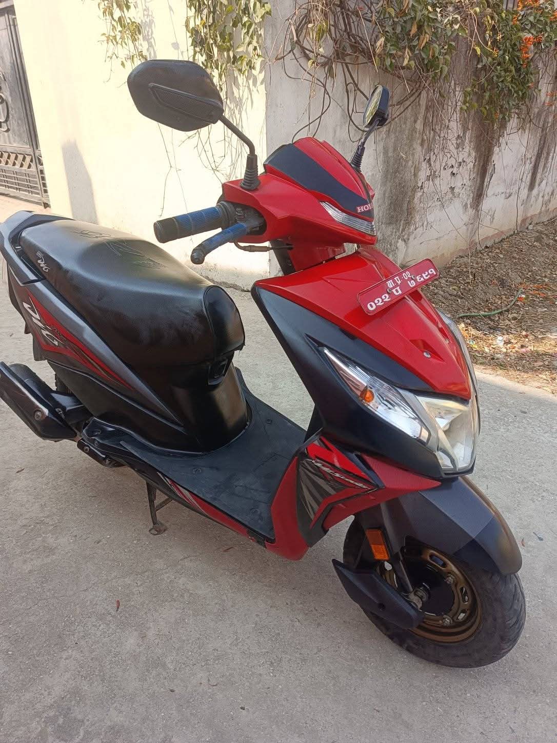 अर्जुन बिग्रेको छ।  82 83 कर चुक्ता स्कुटीमा खर्च छैन लोकेसन वनस्थली काठमाडौँ 9849839814